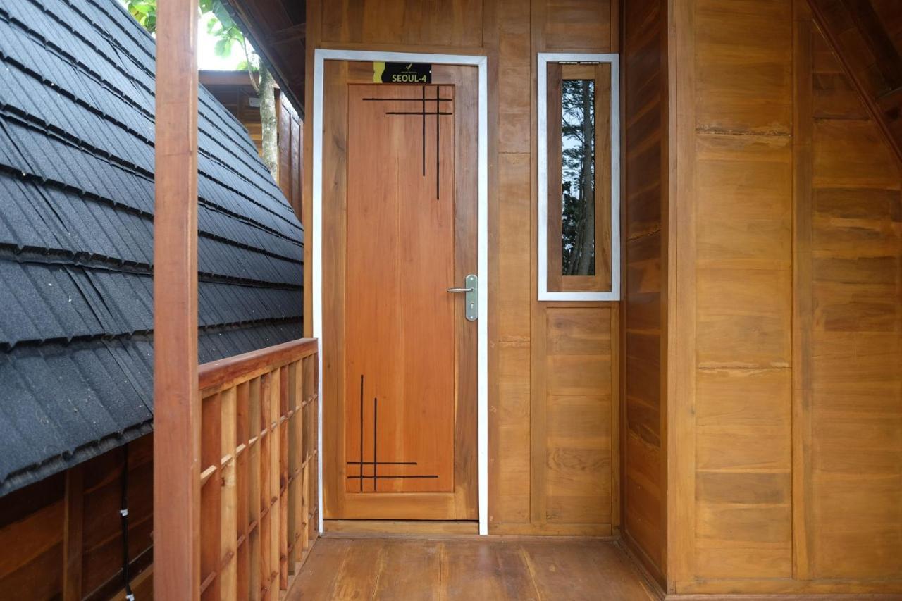 Urbanview Villa Lukulo Kebumen By Reddoorz エクステリア 写真