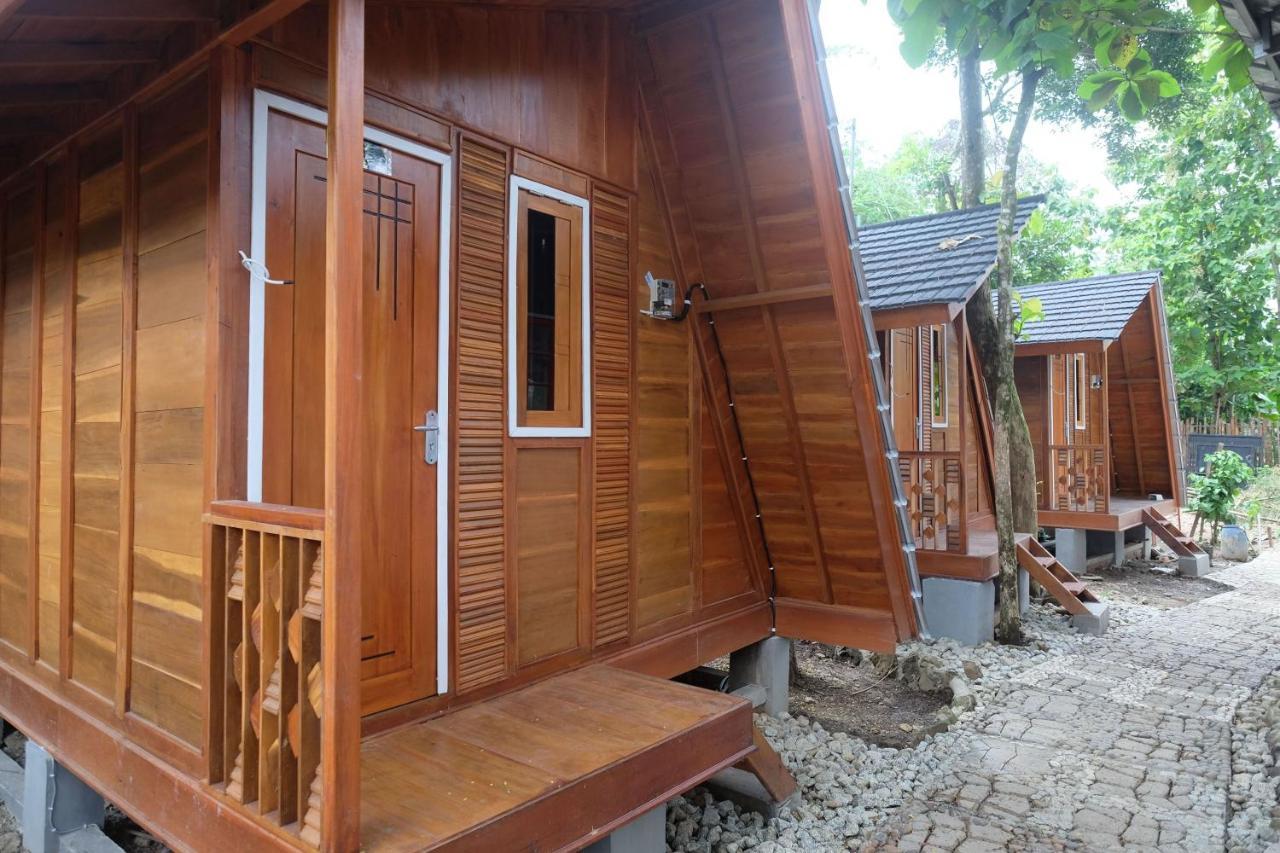 Urbanview Villa Lukulo Kebumen By Reddoorz エクステリア 写真